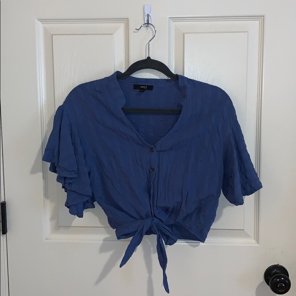 Blue buttoned and tie crop top